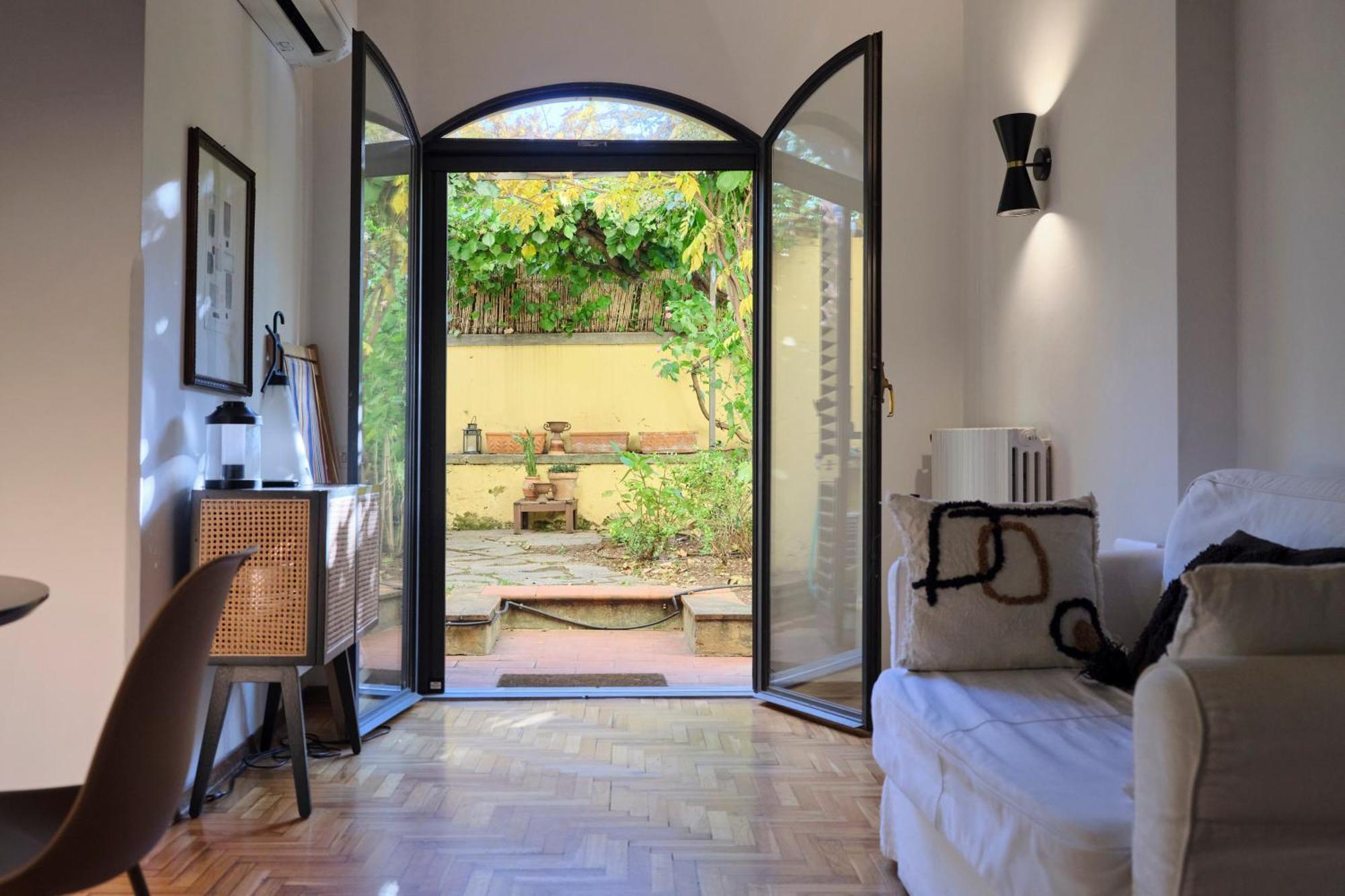 Enchanting Apartment With Patio, Lungarno Firenze Exterior foto